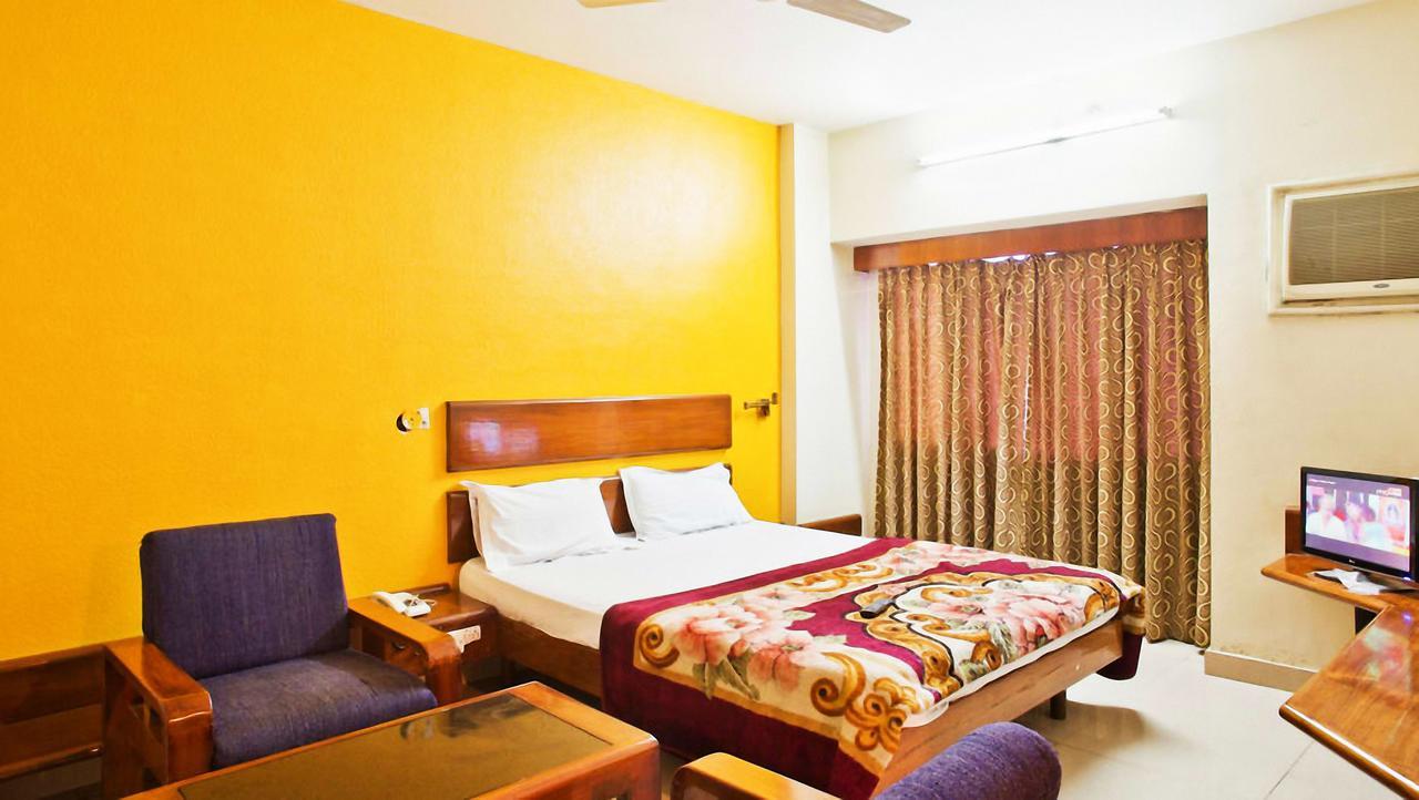 Balajee Palace Hotel Hyderabad Exterior photo