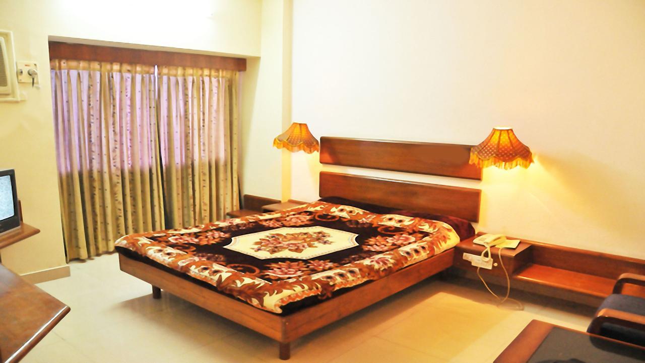 Balajee Palace Hotel Hyderabad Exterior photo