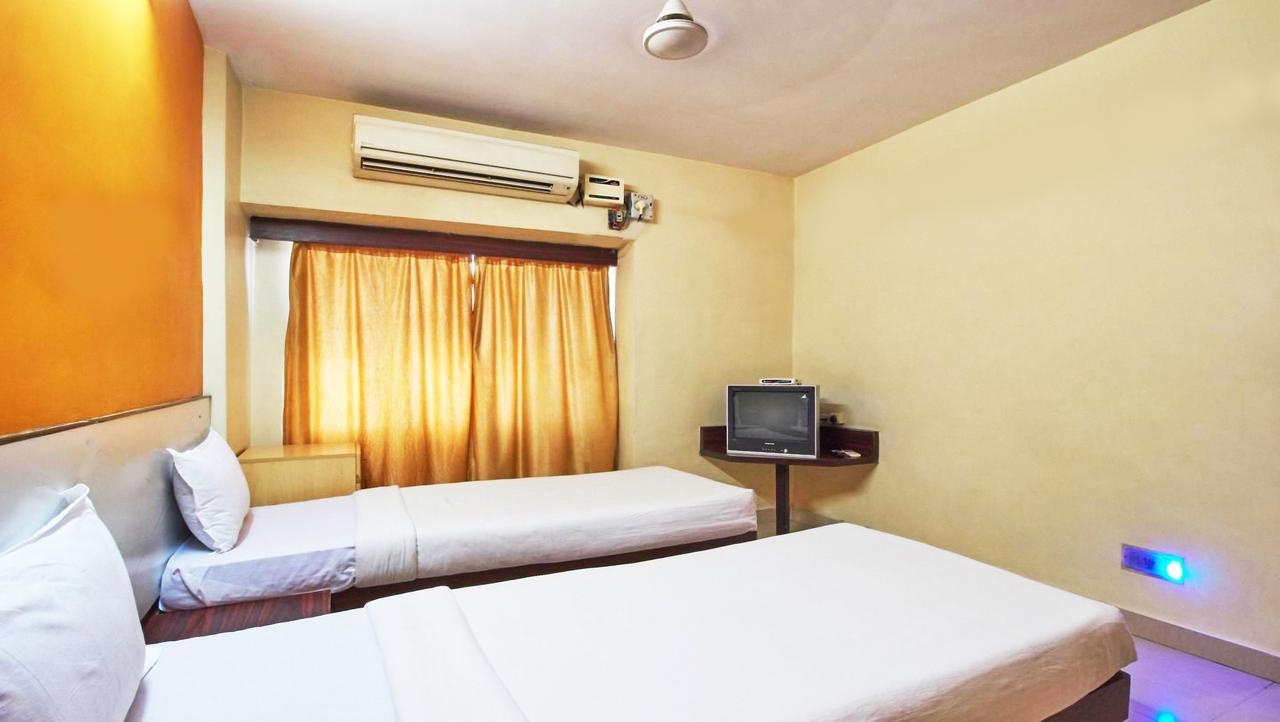 Balajee Palace Hotel Hyderabad Exterior photo