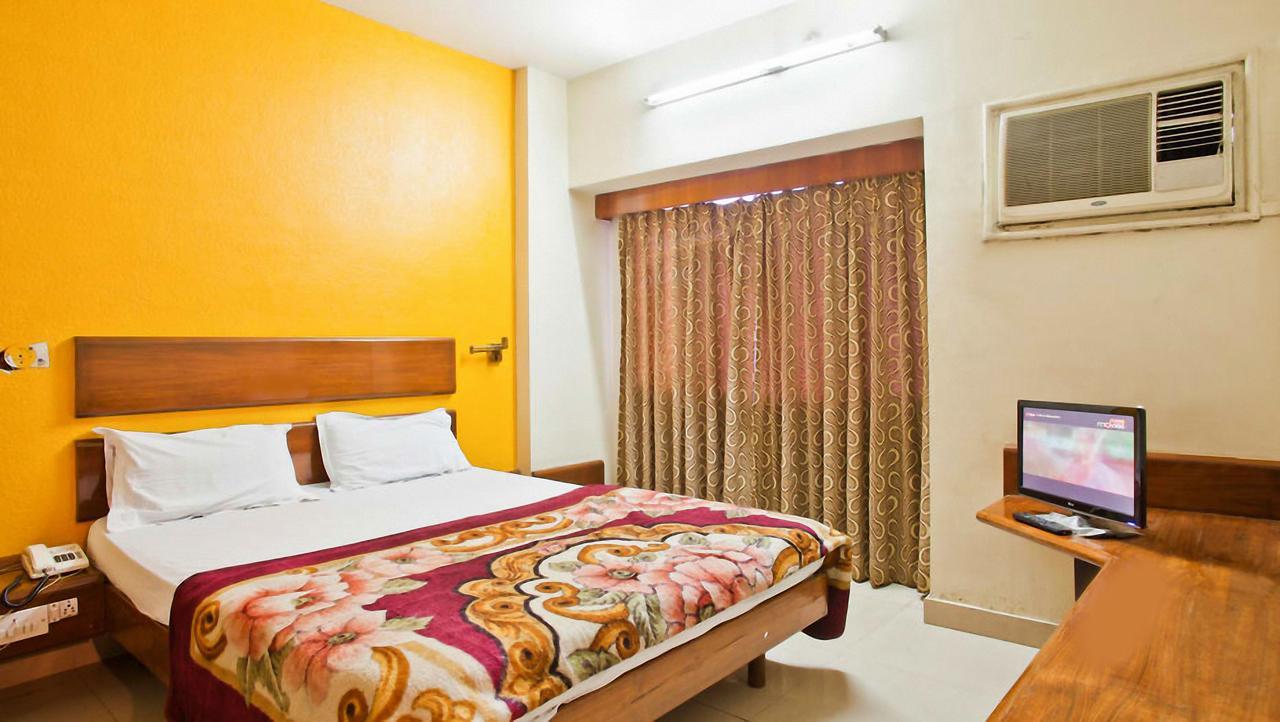 Balajee Palace Hotel Hyderabad Exterior photo