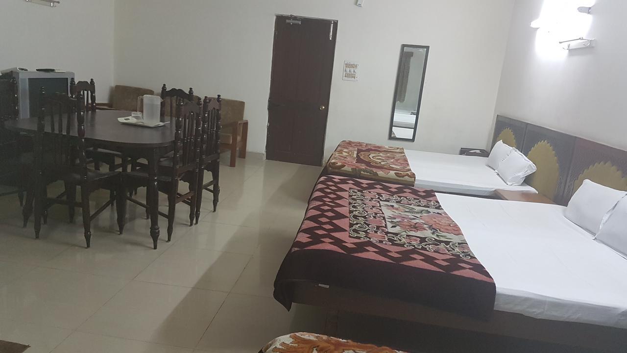 Balajee Palace Hotel Hyderabad Exterior photo