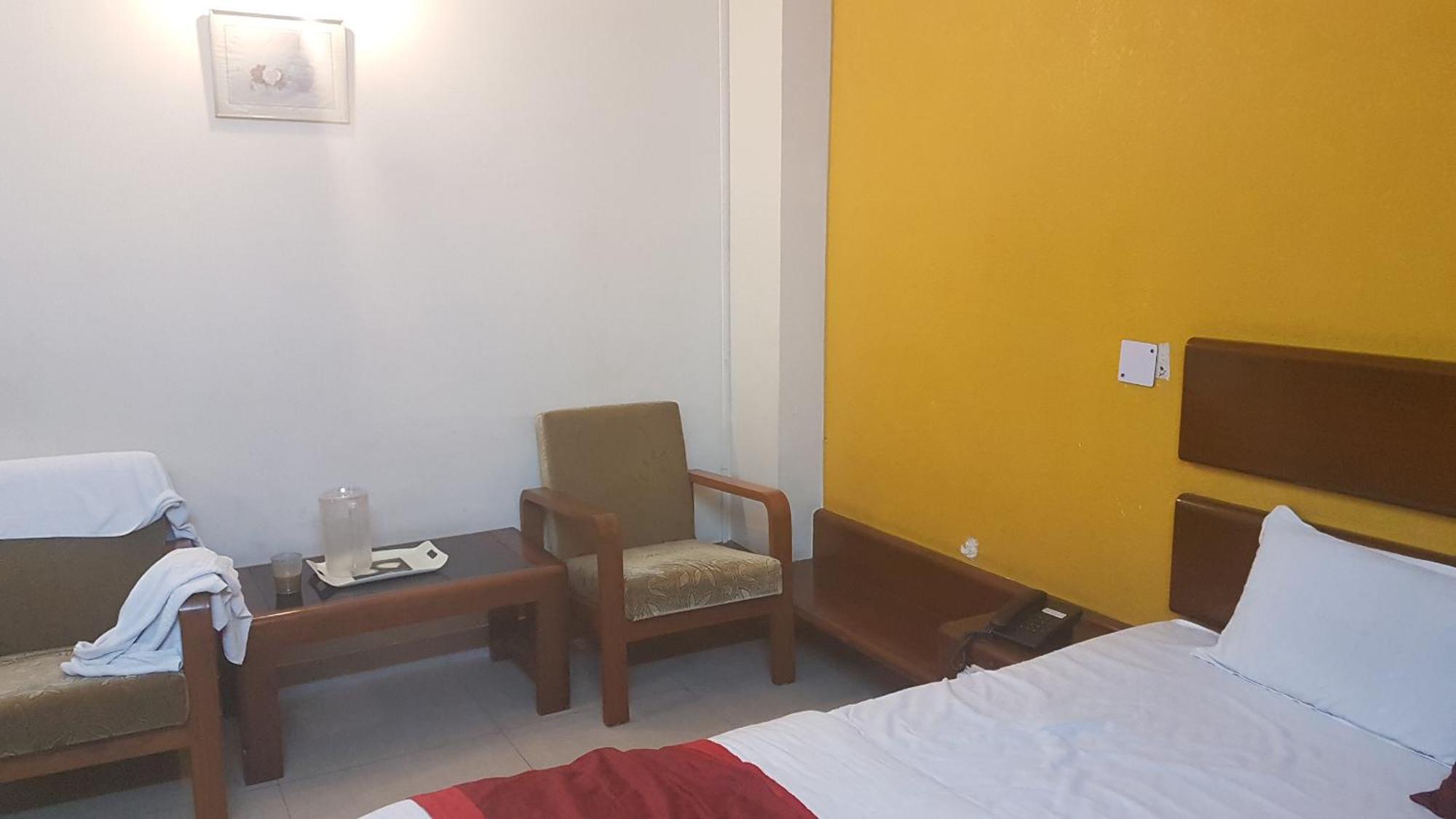 Balajee Palace Hotel Hyderabad Exterior photo